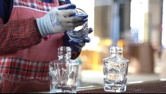Empty 100ml 250ml 375ml 500ml 750ml Bottle Round Factory Screw Cap Produced Round Thick Regular White Vodka Whisky Sherry Glass Bottles with Cork Lids