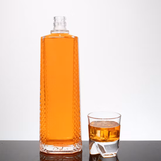 Customized Round Square Flat High Flint Crystal 50cl 70cl 75cl 1L 1.75L Alcohol Spirits Beverage Liquor Glass Drinking Bottle