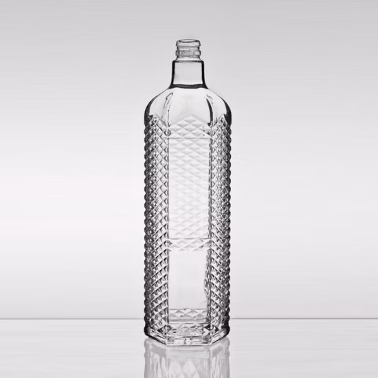 Hot Sale Square Crystal Glass Bottle for Liquor/Spirit/Vodka/Whisky/Wine with Cap