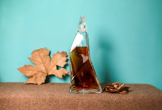 Wholesale 1000ml 750ml 500ml 375ml 200ml 100ml Bottle Glass Gin Whisky Vodka Spirit Glass Bottle for Liquor with Cork