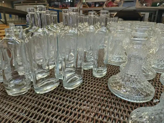 Stocked 375ml 500ml 700ml 1000ml Offset Painting Empty Glass Bottle for Vodka Liquor Wine with Polymer Cork Screw Cap